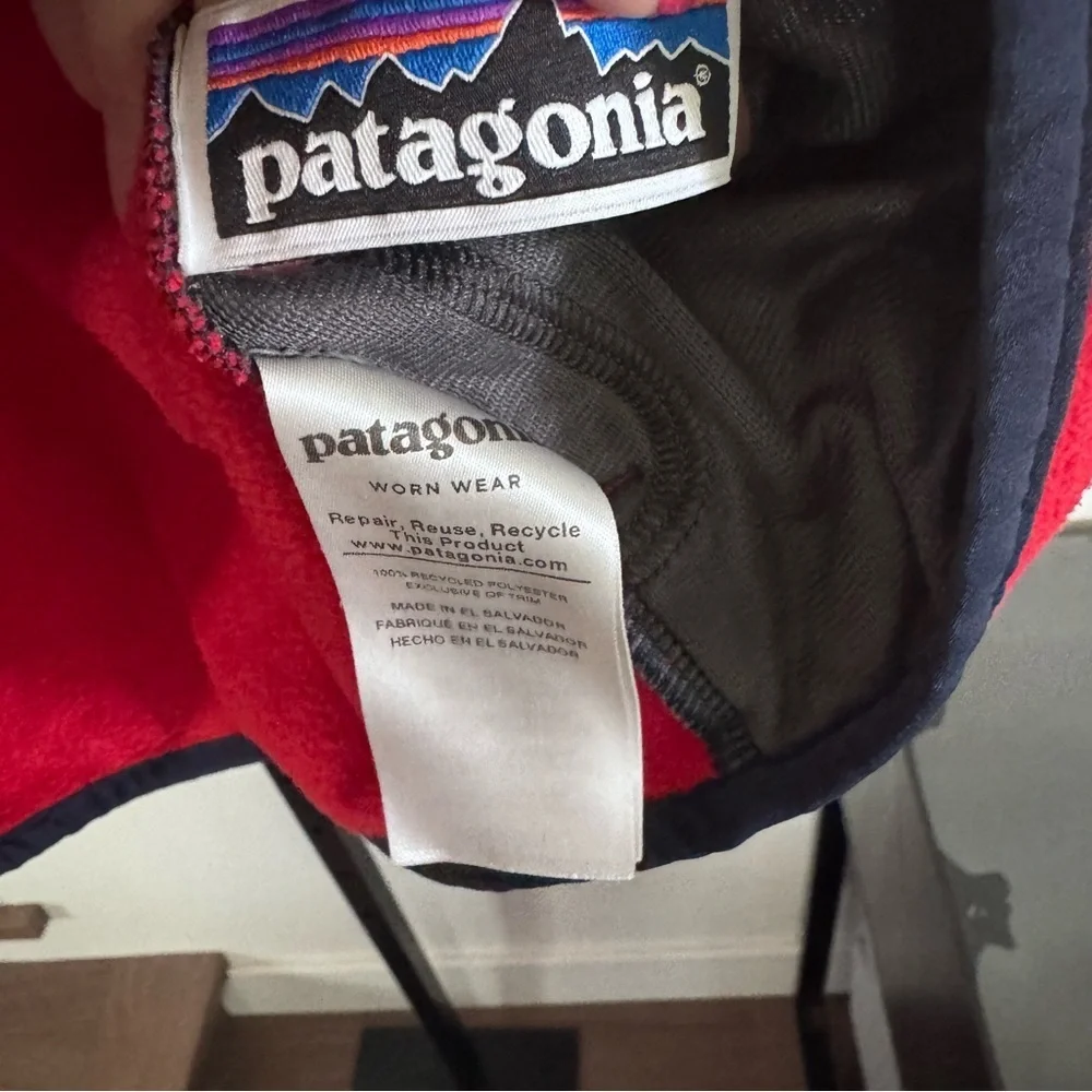 Patagonia Kids' micro D snap-T Fleece Red and Navy Jacket size 14